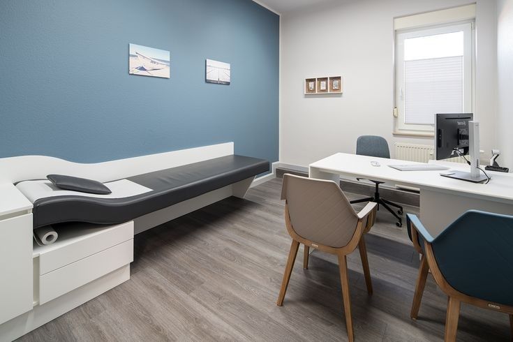 A private air-conditioned consultation room at Rawat Medical Center